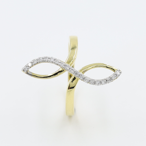 18kt yellow gold fansy diamond ring