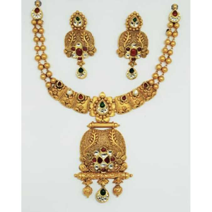 22 kt gold antique set