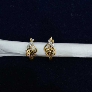 18KT Yellow Gold Indian Ladies Flower Shaped 