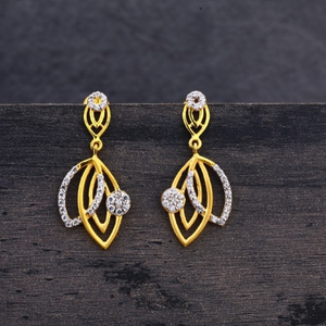22 carat gold designer hallmark ladies earrin