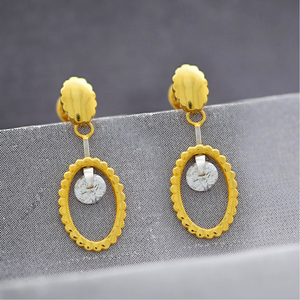 Luxurious 18kt gold earrings
