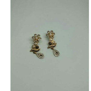 Delicate Gold Ladies Earrings