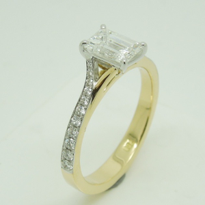 916 gold single emerald diamond