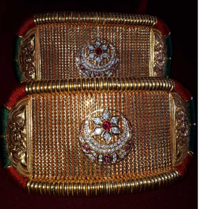 22K / 916 Gold Ladies Yellow Bajubandh