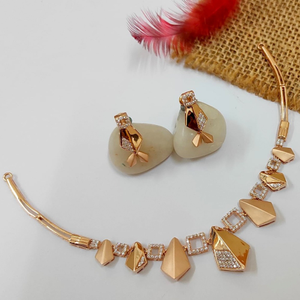 Elegant fancy 18 kt rose gold necklace set
