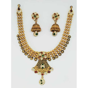 22 kt gold antique set