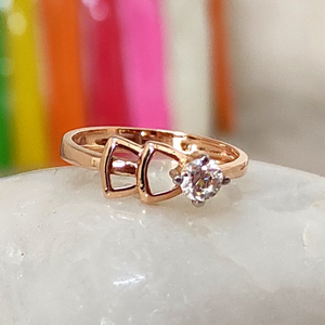 Fancy 18kt rose gold solitare ladies ring