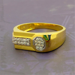 Designer diamond 22 kt gold gold ring