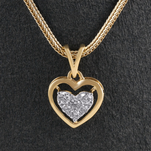 18kt heart shaped diamond pendant