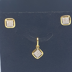 Gold 18.k Fancy Diamond Pendant Set