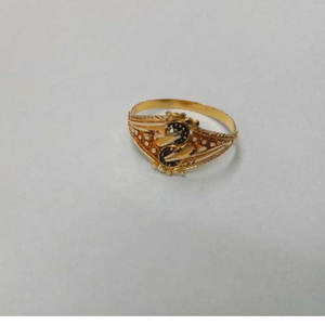 Modern 18KT Gold Ladies Ring