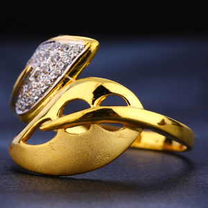916 Gold CZ Hallmark Classic Women's Ring LR3