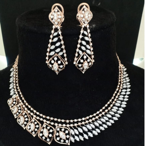 Gold unique diamond necklace set