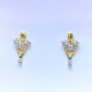new branded fancy gold earrings
