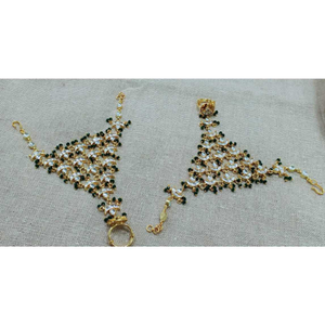 White kundan and green pearl's bridal hath po