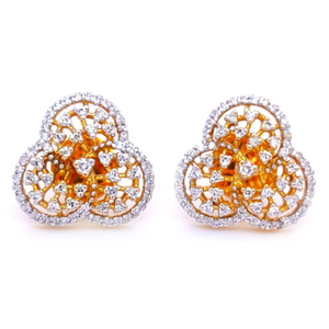 Blooming tria flora diamond earring