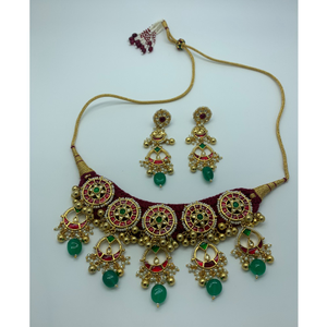 Stylish Kundan Bridal Necklace Set