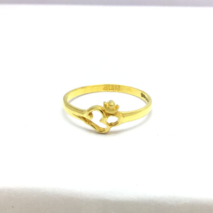 designed om fancy ladies gold ring
