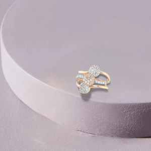 Timeless 18 karat yellow gold finger ring