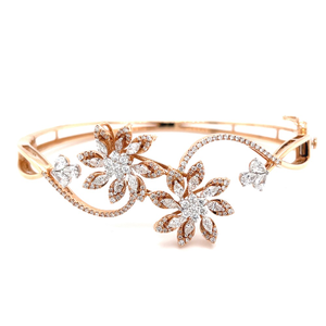 Pulchra Two Flower Bracelet in Rose Gold With