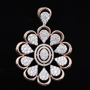 18KT Gold Royal Diamond Pendant Set