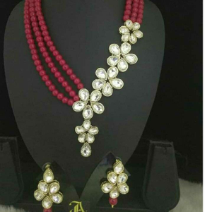 Trendy Flower Shape Pearl Necklace Set