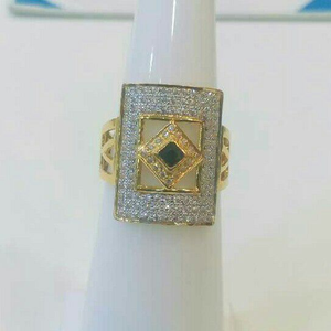 18k gold designer diamond ladies ring
