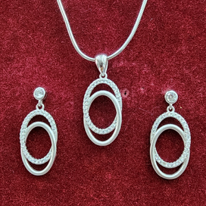 925 Sterling Silver Oval Shape Chain Pendant 