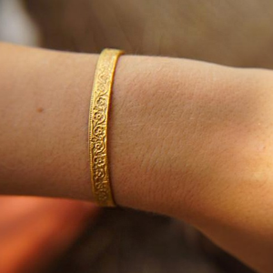 22 Kt Yellow Gold Artisan Texture Floral Open