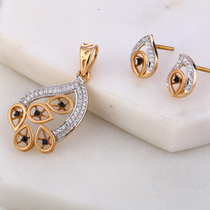 Fancy Rose Gold Pendant Set