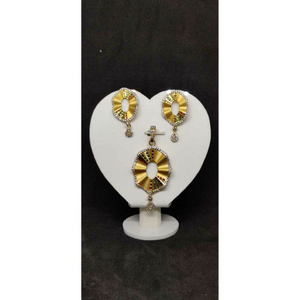 916 Ladies Fancy Pendant Set