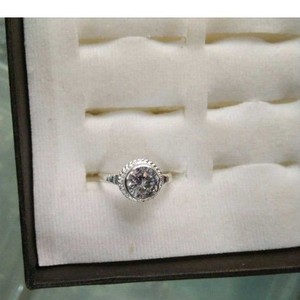 Silver Diamond Attractive Ring