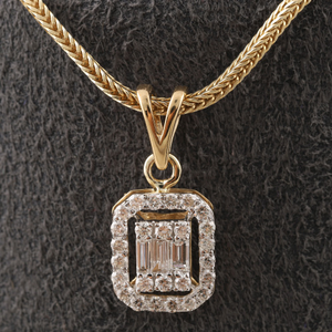 18kt designer diamond pendant 
