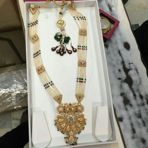 Gold Attractive Modern Ranihar Necklace
