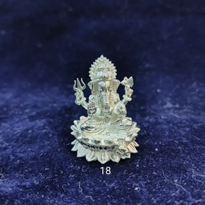 Silver ganpati kamal murti