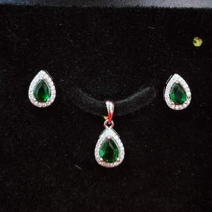 92.5 silver green diamond fancy pendant set