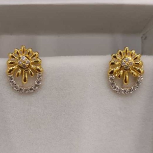 22K / 916 Gold Ladies Stylish Wedding Earring