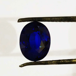 4.65ct oval royal-blue blue-sapphire-neelam