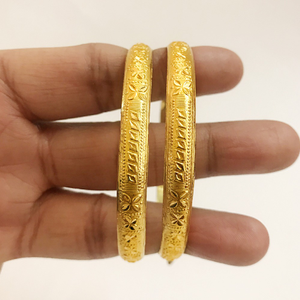 18 kt yellow gold handmade slip-on bracelet b