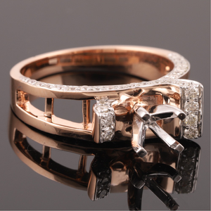 18K Gold Dazzling Diamond Ring