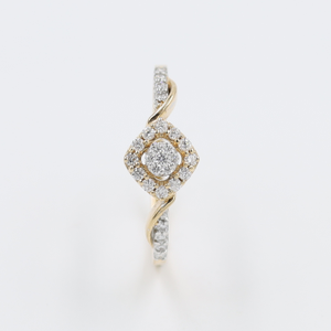 14Kt Attractive Gold And Diamond Ring