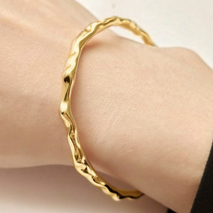 22 Kt Yellow Gold Water Wave Modern Women's B