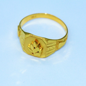 Gold modern gents ring