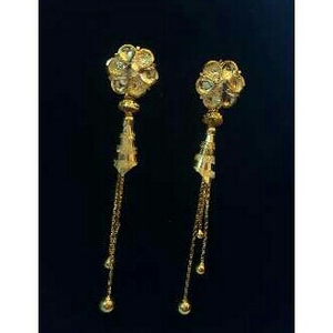 Gold Ladies Vertical Fancy Soidora Earrings Y