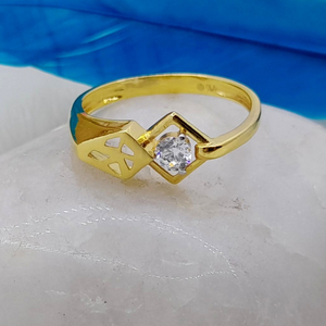 Solitare diamond 22 kt gold fancy engagement 