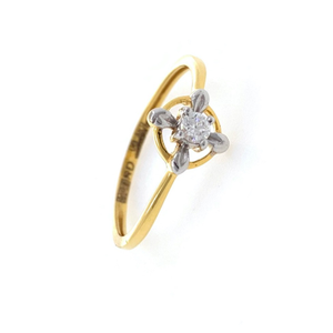 Solitaire Diamond Ring for Everyday use in 18