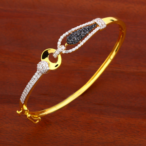 750 Gold Hallmark designer Kada Bracelet LKB1