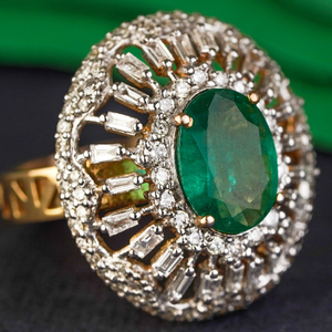 18kt yellow gold emerald ring