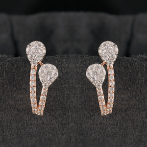 18Kt Gold Flair Diamond Earring