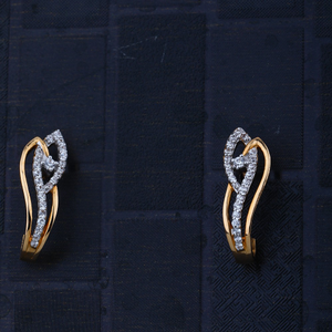916 Gold CZ Elegant Design Earring 